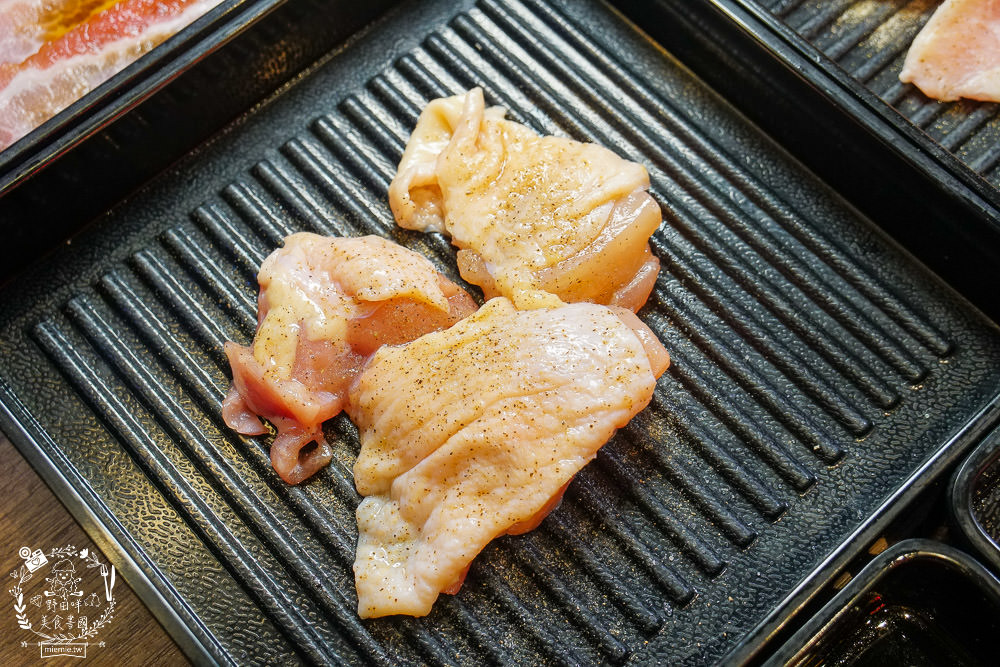 高雄[鉄火燒肉PLUS燒肉吃到飽]高級牛肉|肥美生蠔|天使紅蝦|無限爽爽吃~