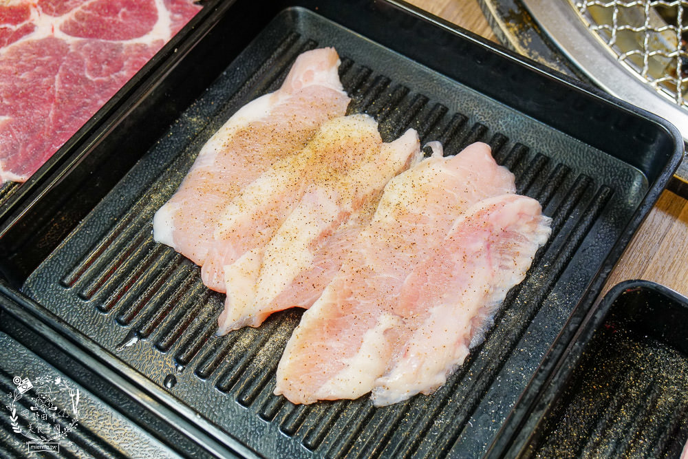 高雄[鉄火燒肉PLUS燒肉吃到飽]高級牛肉|肥美生蠔|天使紅蝦|無限爽爽吃~