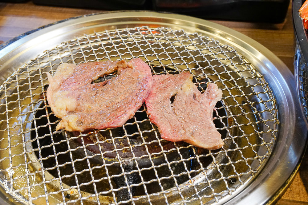 高雄[鉄火燒肉PLUS燒肉吃到飽]高級牛肉|肥美生蠔|天使紅蝦|無限爽爽吃~