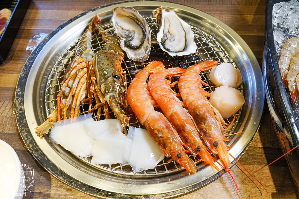 高雄[鉄火燒肉PLUS燒肉吃到飽]高級牛肉|肥美生蠔|天使紅蝦|無限爽爽吃~