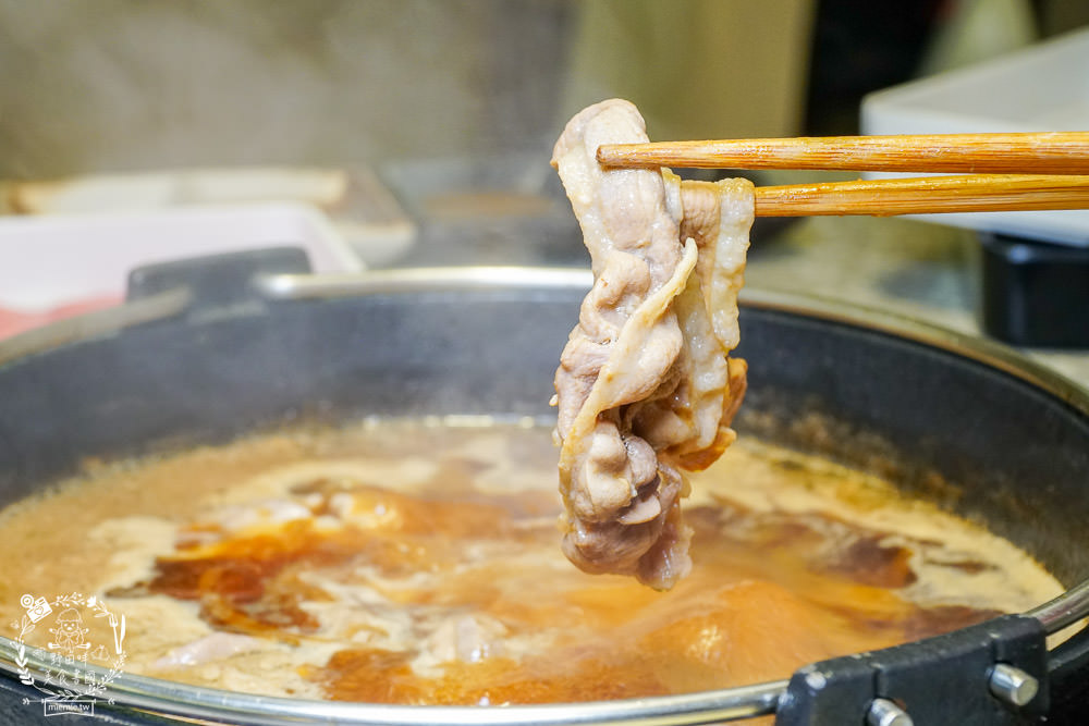 高雄[錨屋壽喜燒]顛覆大眾的高貴不貴精緻壽喜燒?精巧甜點與夢幻裝潢深得少女心!