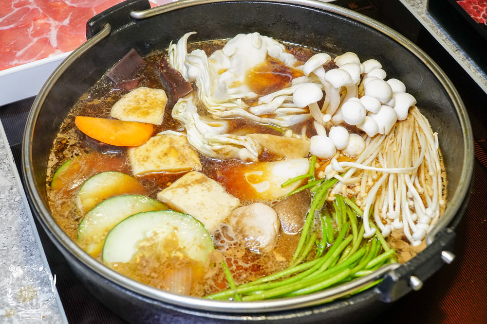 高雄[錨屋壽喜燒]顛覆大眾的高貴不貴精緻壽喜燒?精巧甜點與夢幻裝潢深得少女心!