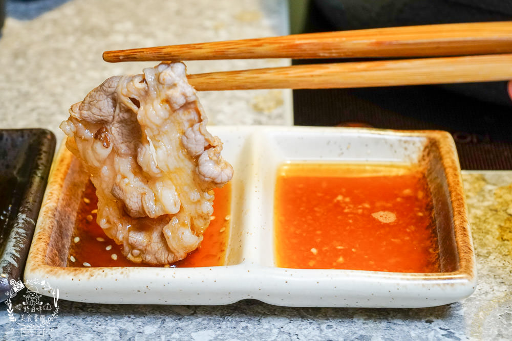 高雄[錨屋壽喜燒]顛覆大眾的高貴不貴精緻壽喜燒?精巧甜點與夢幻裝潢深得少女心!