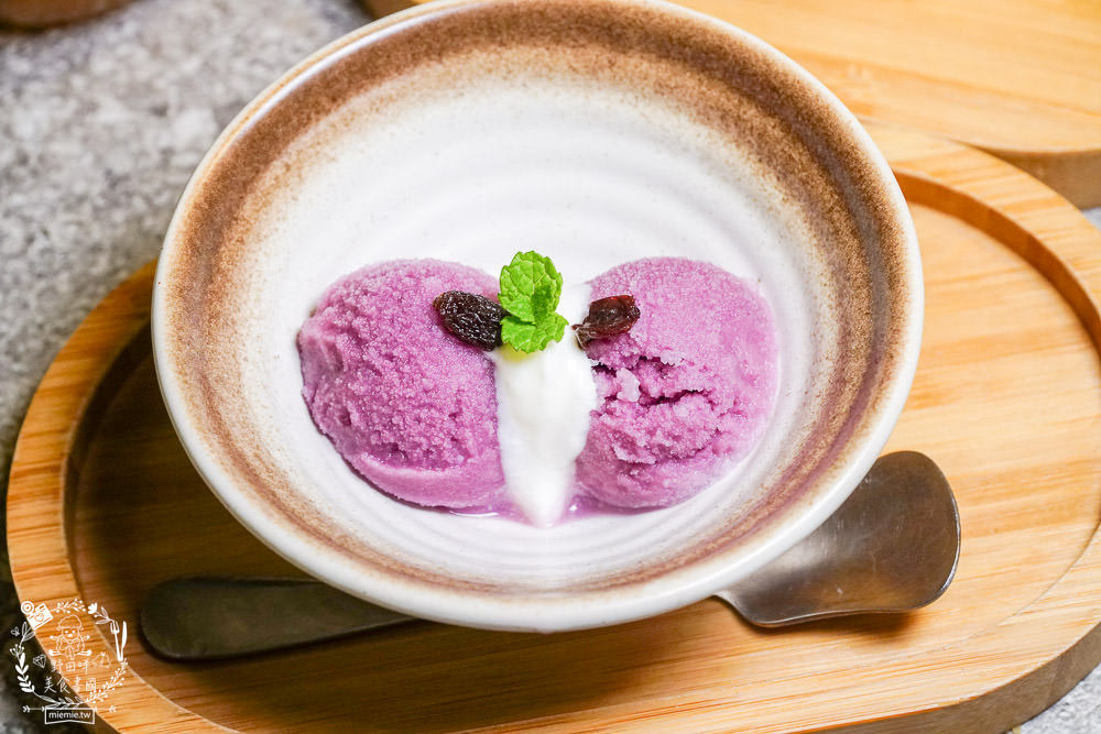 高雄[錨屋壽喜燒]顛覆大眾的高貴不貴精緻壽喜燒?精巧甜點與夢幻裝潢深得少女心!