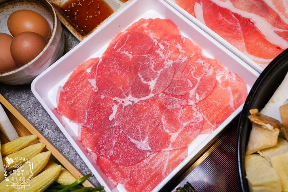 高雄[錨屋壽喜燒]顛覆大眾的高貴不貴精緻壽喜燒?精巧甜點與夢幻裝潢深得少女心!