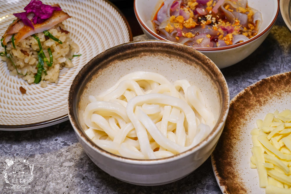 高雄[錨屋壽喜燒]顛覆大眾的高貴不貴精緻壽喜燒?精巧甜點與夢幻裝潢深得少女心!