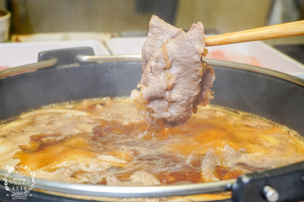 高雄[錨屋壽喜燒]顛覆大眾的高貴不貴精緻壽喜燒?精巧甜點與夢幻裝潢深得少女心!