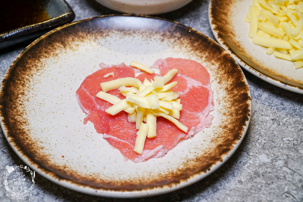 高雄[錨屋壽喜燒]顛覆大眾的高貴不貴精緻壽喜燒?精巧甜點與夢幻裝潢深得少女心!