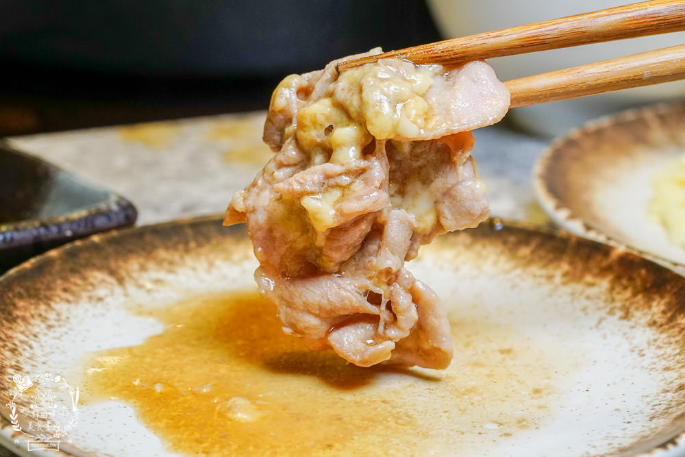 高雄[錨屋壽喜燒]顛覆大眾的高貴不貴精緻壽喜燒?精巧甜點與夢幻裝潢深得少女心!