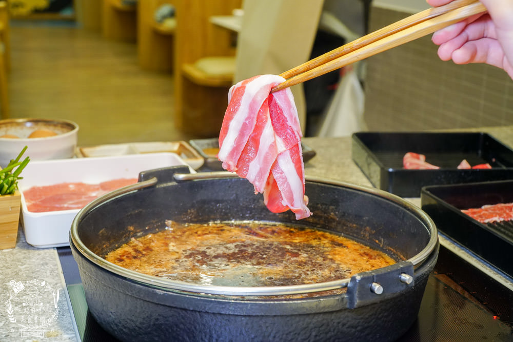 高雄[錨屋壽喜燒]顛覆大眾的高貴不貴精緻壽喜燒?精巧甜點與夢幻裝潢深得少女心!