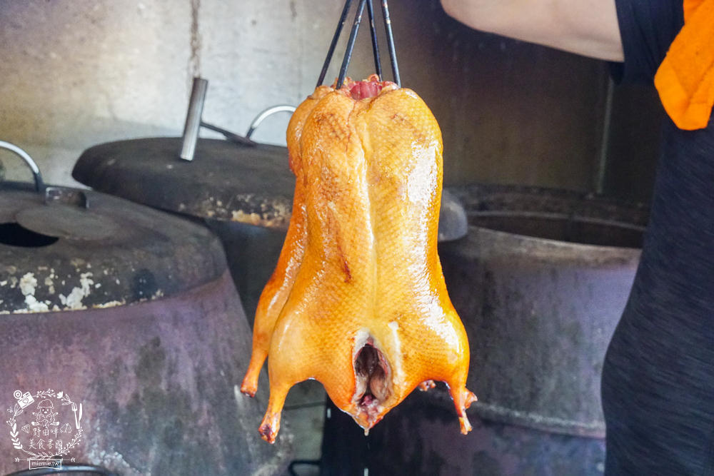 高雄[鏞記鴨莊]超多媒體報導推薦的脆皮烤鴨!鴨油酥炸鹽酥鴨無敵香酥超刷嘴!