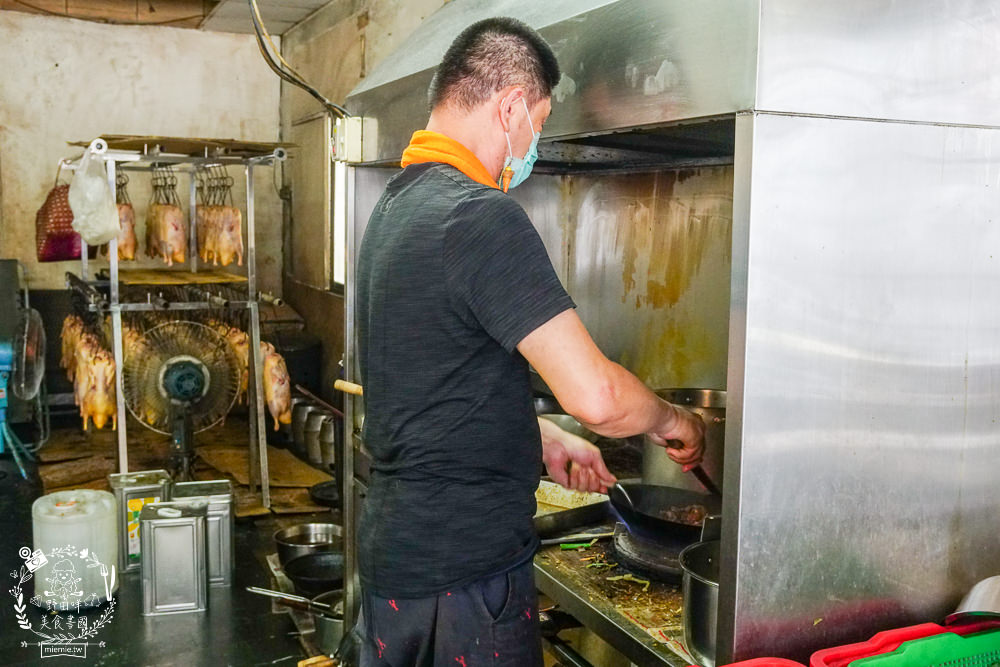 高雄[鏞記鴨莊]超多媒體報導推薦的脆皮烤鴨!鴨油酥炸鹽酥鴨無敵香酥超刷嘴!