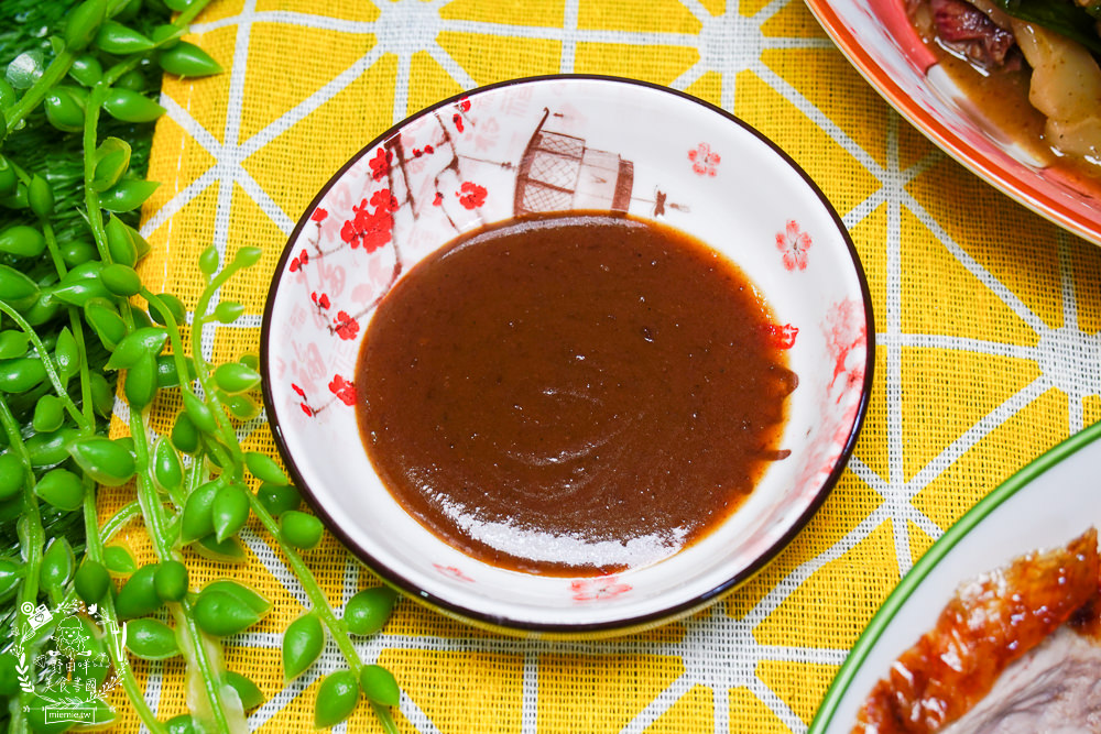 高雄[鏞記鴨莊]超多媒體報導推薦的脆皮烤鴨!鴨油酥炸鹽酥鴨無敵香酥超刷嘴!