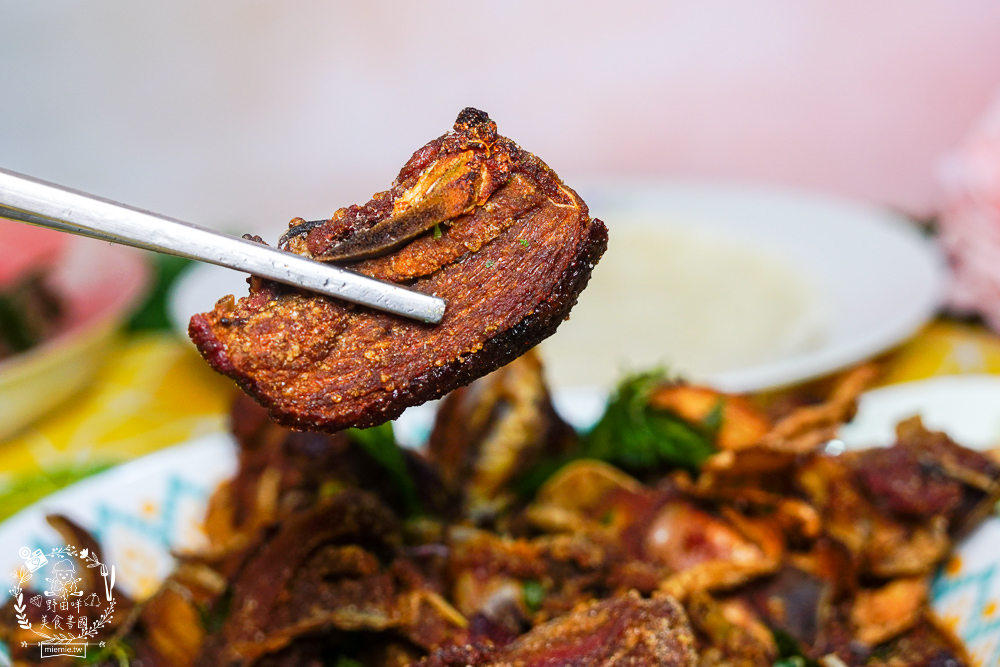 高雄[鏞記鴨莊]超多媒體報導推薦的脆皮烤鴨!鴨油酥炸鹽酥鴨無敵香酥超刷嘴!