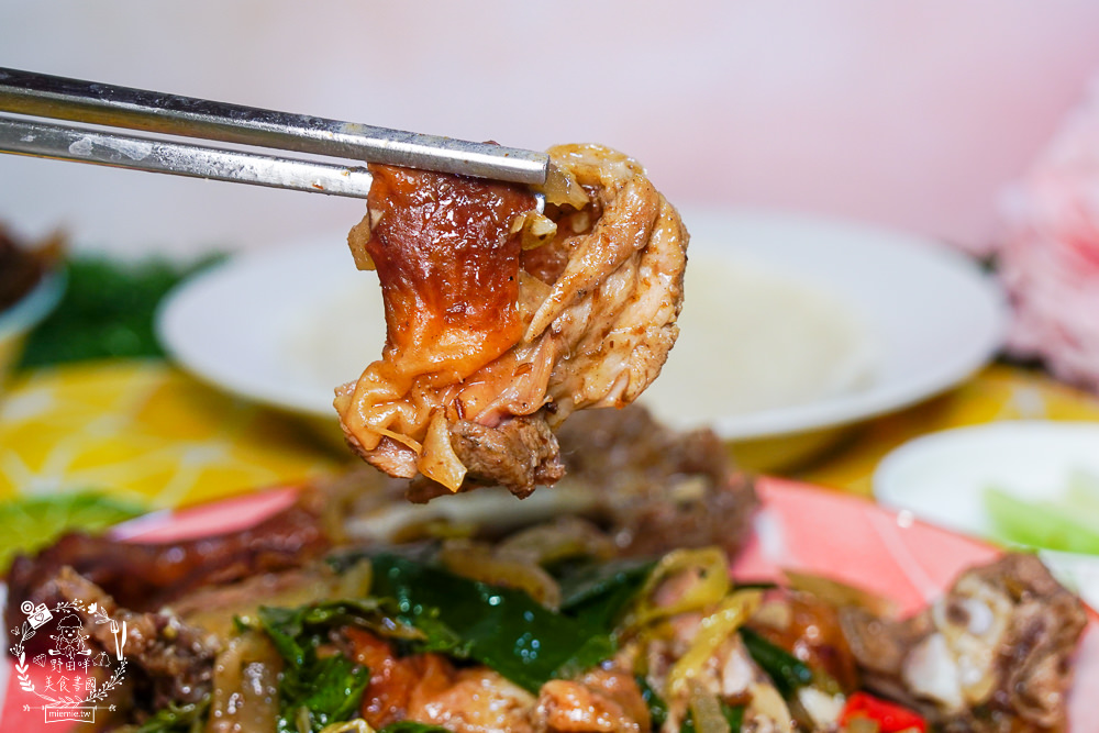 高雄[鏞記鴨莊]超多媒體報導推薦的脆皮烤鴨!鴨油酥炸鹽酥鴨無敵香酥超刷嘴!