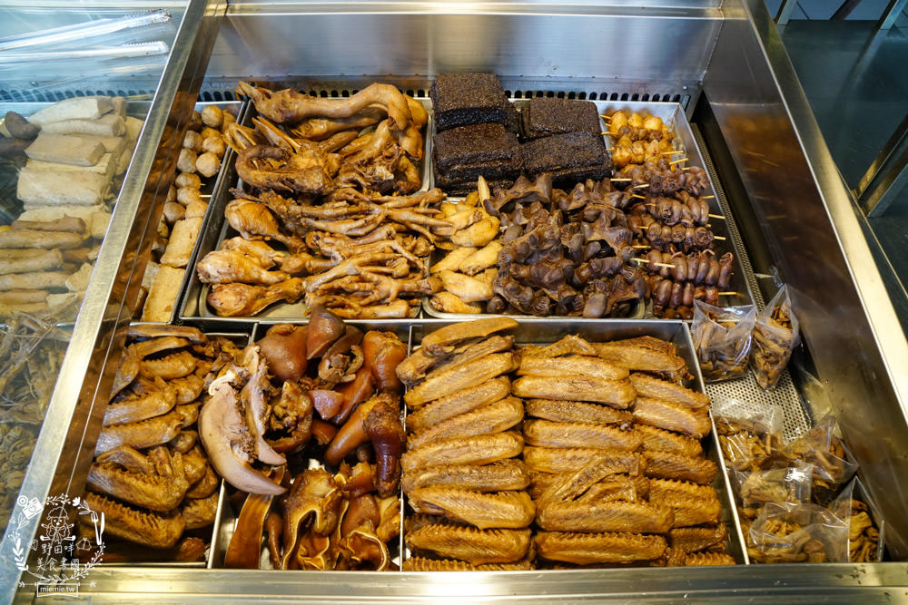 鹽埕堀江商場/老高雄一日遊!時尚精品、南北百貨、古物收藏與頂級茶茗推薦!號稱爸媽年代的百貨公司?