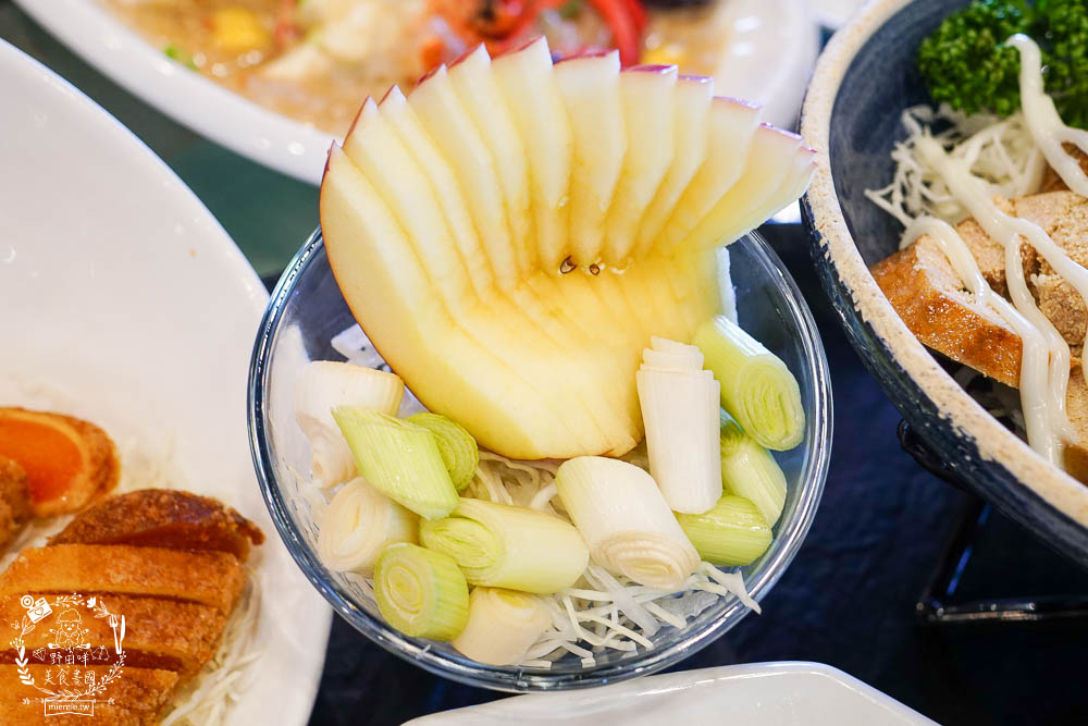 屏東[阿榮坊風味海鮮]東港超精緻又新鮮的海鮮料理餐廳!宴會聚餐都方便~