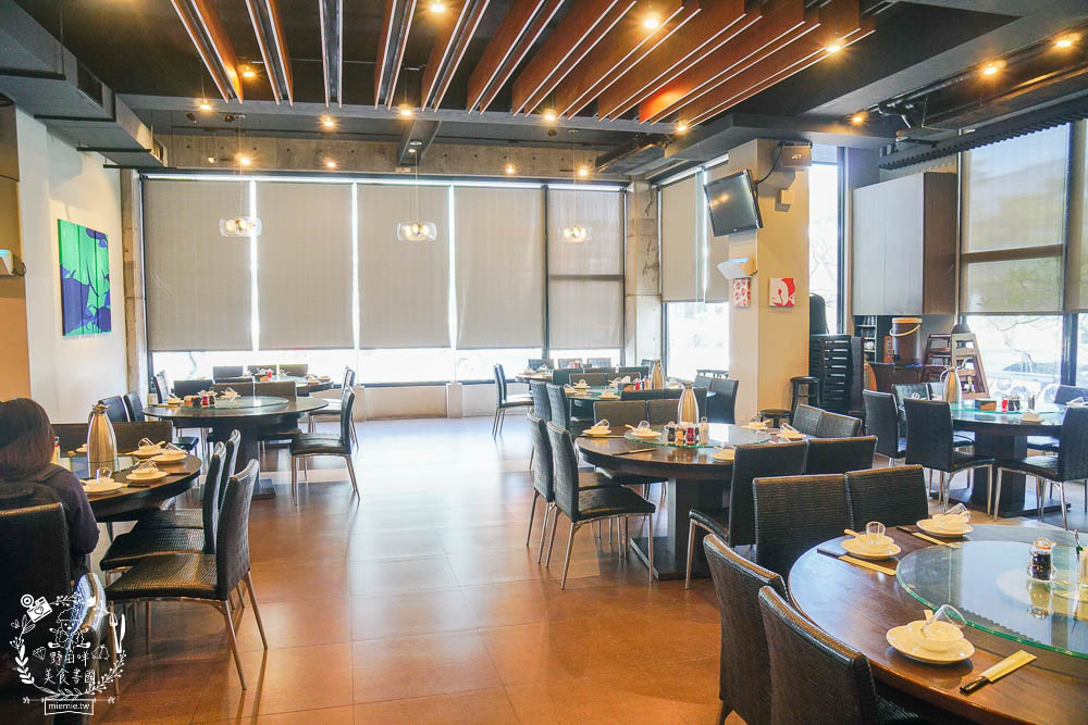 屏東[阿榮坊風味海鮮]東港超精緻又新鮮的海鮮料理餐廳!宴會聚餐都方便~