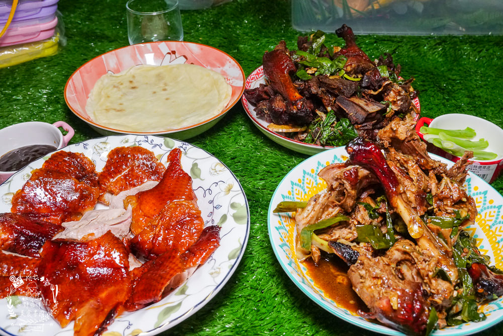 高雄[阿石烤鴨]鳳山五甲超人氣排隊烤鴨!烤鴨三吃人氣必點!鹽酥鴨香酥超刷嘴!鳳山烤鴨推薦!