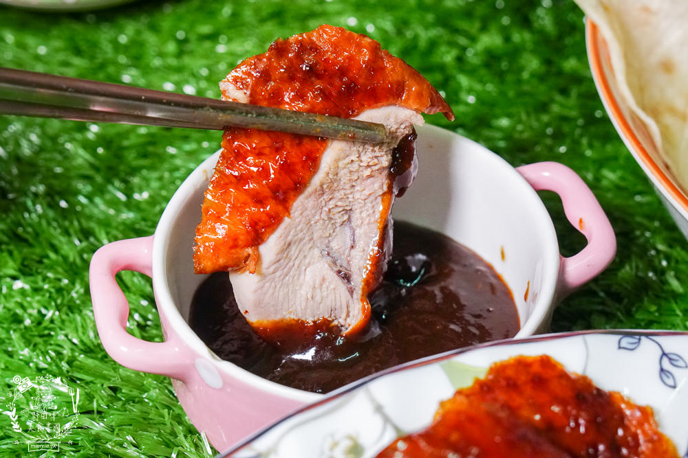 高雄[阿石烤鴨]鳳山五甲超人氣排隊烤鴨!烤鴨三吃人氣必點!鹽酥鴨香酥超刷嘴!鳳山烤鴨推薦!