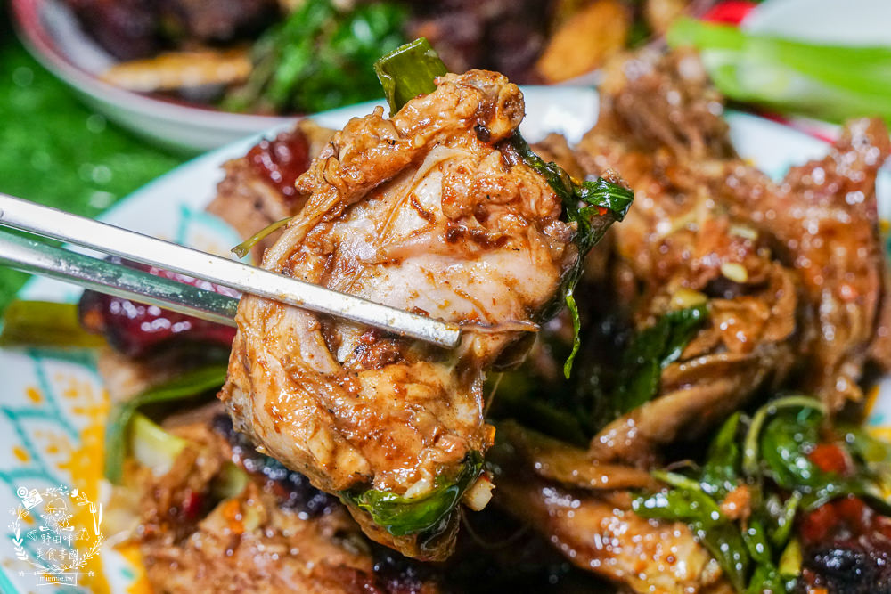 高雄[阿石烤鴨]鳳山五甲超人氣排隊烤鴨!烤鴨三吃人氣必點!鹽酥鴨香酥超刷嘴!鳳山烤鴨推薦!