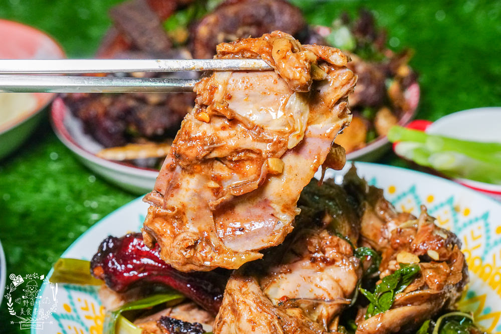 高雄[阿石烤鴨]鳳山五甲超人氣排隊烤鴨!烤鴨三吃人氣必點!鹽酥鴨香酥超刷嘴!鳳山烤鴨推薦!