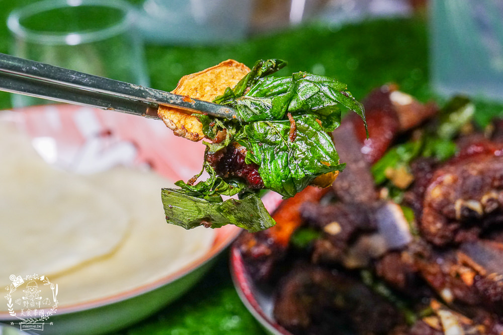高雄[阿石烤鴨]鳳山五甲超人氣排隊烤鴨!烤鴨三吃人氣必點!鹽酥鴨香酥超刷嘴!鳳山烤鴨推薦!