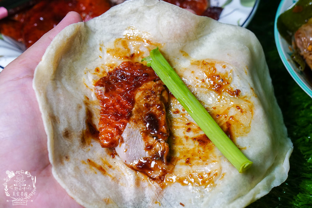 高雄[阿石烤鴨]鳳山五甲超人氣排隊烤鴨!烤鴨三吃人氣必點!鹽酥鴨香酥超刷嘴!鳳山烤鴨推薦!