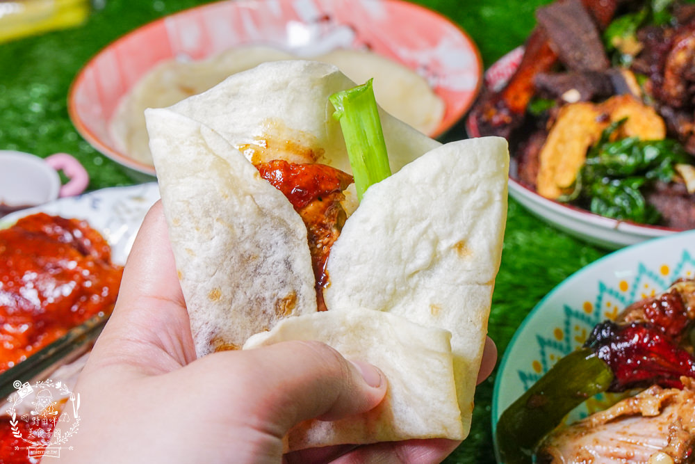 高雄[阿石烤鴨]鳳山五甲超人氣排隊烤鴨!烤鴨三吃人氣必點!鹽酥鴨香酥超刷嘴!鳳山烤鴨推薦!