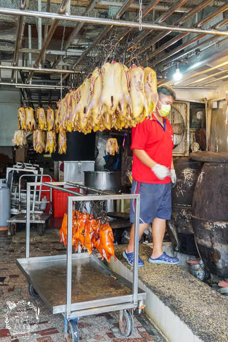 高雄[阿石烤鴨]鳳山五甲超人氣排隊烤鴨!烤鴨三吃人氣必點!鹽酥鴨香酥超刷嘴!鳳山烤鴨推薦!