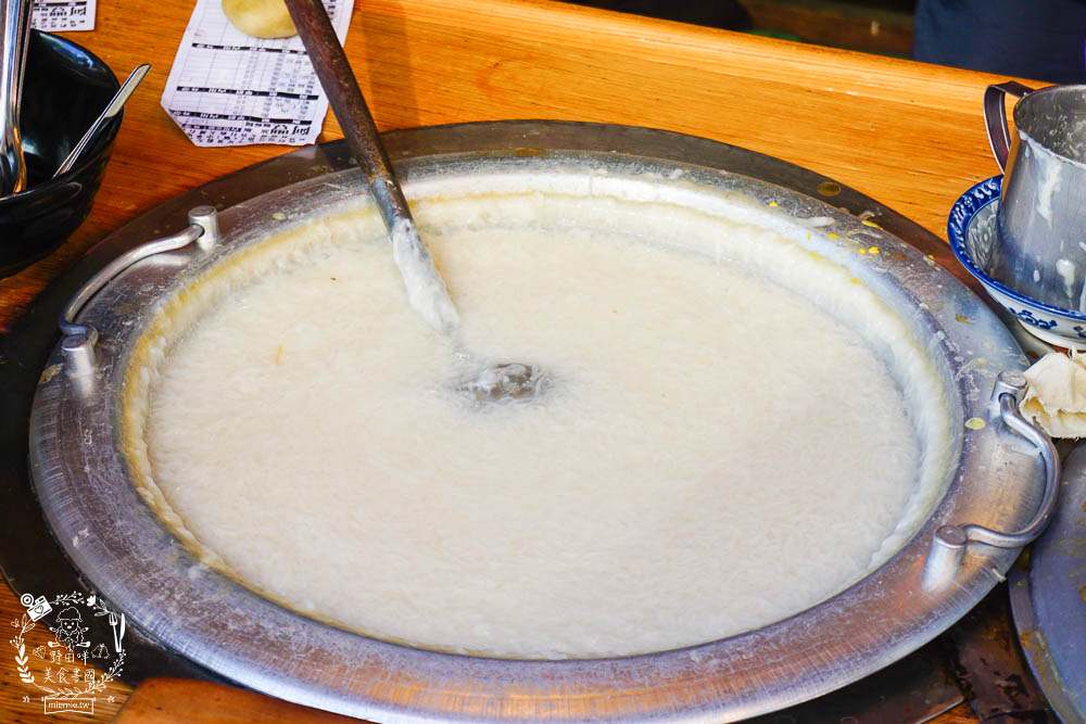 雲林[阿豐麵線糊]北港超人氣必吃美食!超獨特白麵線糊+獨門滷肉與蛋黃一碗只要20元?