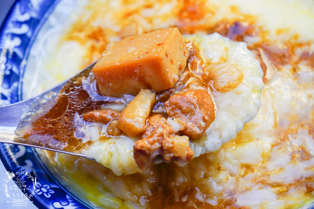 雲林[阿豐麵線糊]北港超人氣必吃美食!超獨特白麵線糊+獨門滷肉與蛋黃一碗只要20元?