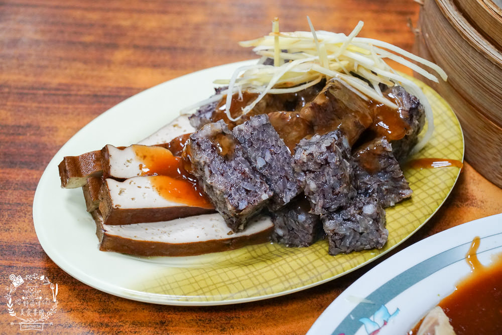高雄[陳記手工蒸餃專賣店]武廟商圈的人氣小吃!鴨肉飯+蒸餃人氣必點!武廟美食推薦!