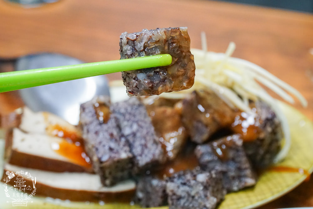 高雄[陳記手工蒸餃專賣店]武廟商圈的人氣小吃!鴨肉飯+蒸餃人氣必點!武廟美食推薦!