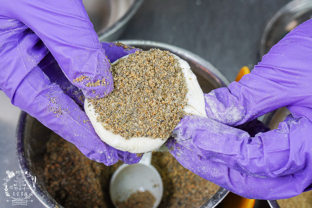 高雄陳記荊州鍋盔(鳳山店)中國北方特有的平民小吃!豬肉+紅糖的怪味超多人喜愛? - 第17張圖 高雄陳記荊州鍋盔(鳳山店)中國北方特有的平民小吃!豬肉+紅糖的怪味超多人喜愛?