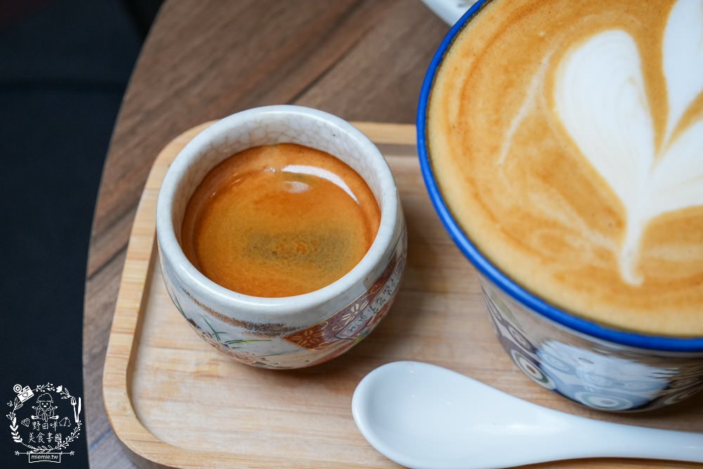 屏東咖啡店推薦[雁行咖啡館]隱藏在屏東市區的老宅咖啡店!堅持每支豆子都要手工挑豆!