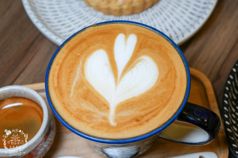屏東咖啡店推薦[雁行咖啡館]隱藏在屏東市區的老宅咖啡店!堅持每支豆子都要手工挑豆!