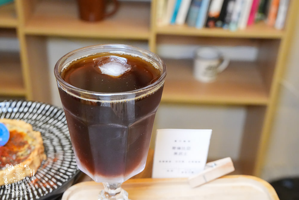 屏東咖啡店推薦[雁行咖啡館]隱藏在屏東市區的老宅咖啡店!堅持每支豆子都要手工挑豆!