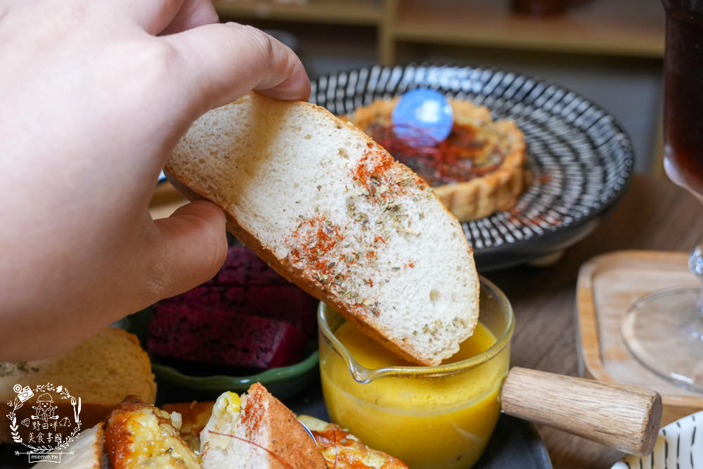 屏東咖啡店推薦[雁行咖啡館]隱藏在屏東市區的老宅咖啡店!堅持每支豆子都要手工挑豆!