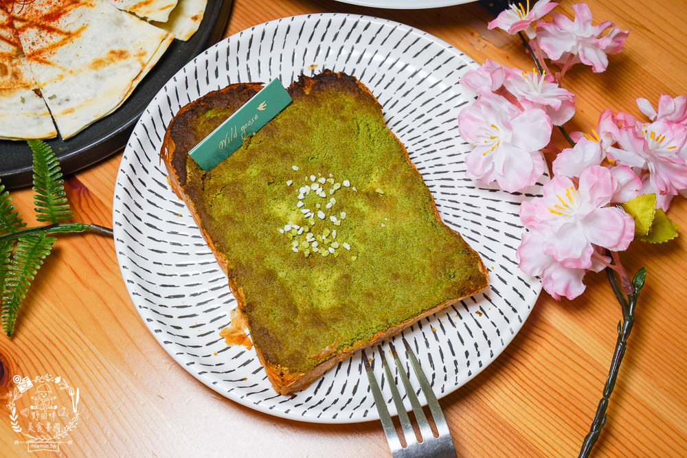 屏東咖啡廳推薦[雁行咖啡]勝利星村附近的人氣老宅咖啡廳!超多甜點蔬食料理可以品嚐!