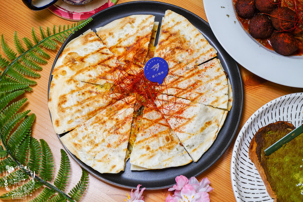 屏東咖啡廳推薦[雁行咖啡]勝利星村附近的人氣老宅咖啡廳!超多甜點蔬食料理可以品嚐!