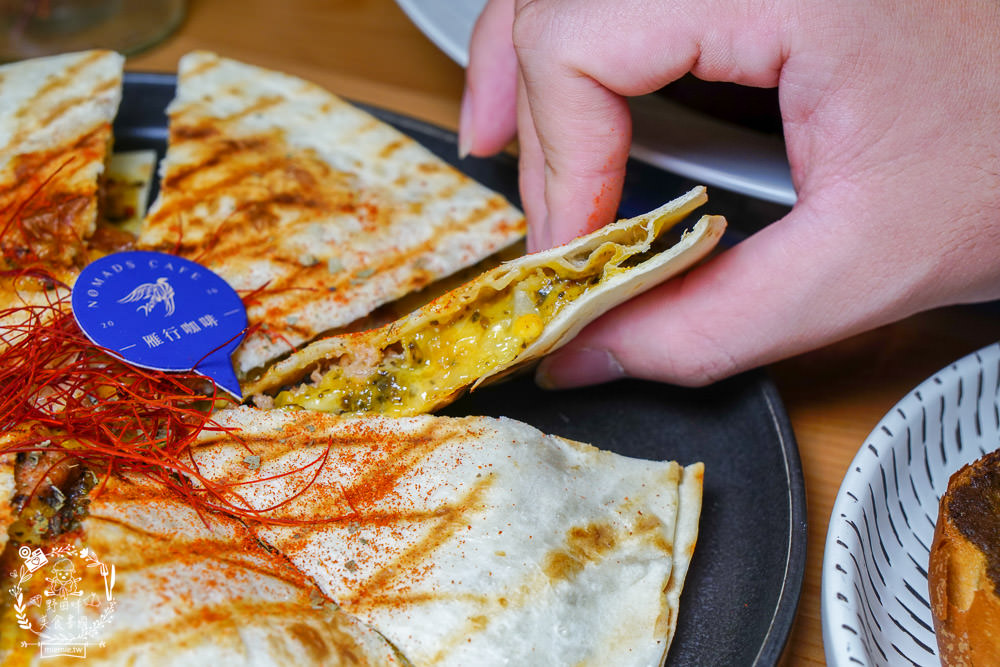 屏東咖啡廳推薦[雁行咖啡]勝利星村附近的人氣老宅咖啡廳!超多甜點蔬食料理可以品嚐!