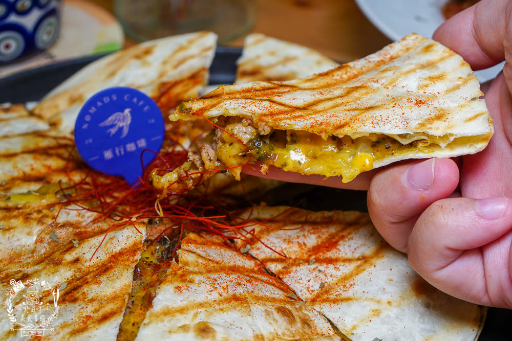 屏東咖啡廳推薦[雁行咖啡]勝利星村附近的人氣老宅咖啡廳!超多甜點蔬食料理可以品嚐!