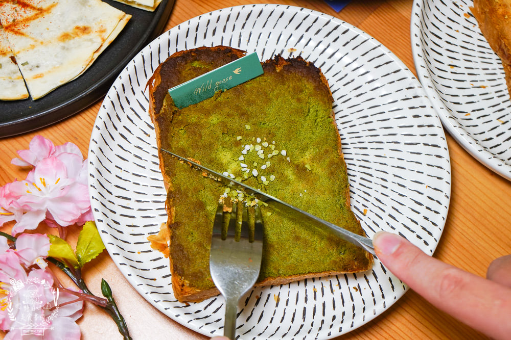 屏東咖啡廳推薦[雁行咖啡]勝利星村附近的人氣老宅咖啡廳!超多甜點蔬食料理可以品嚐!