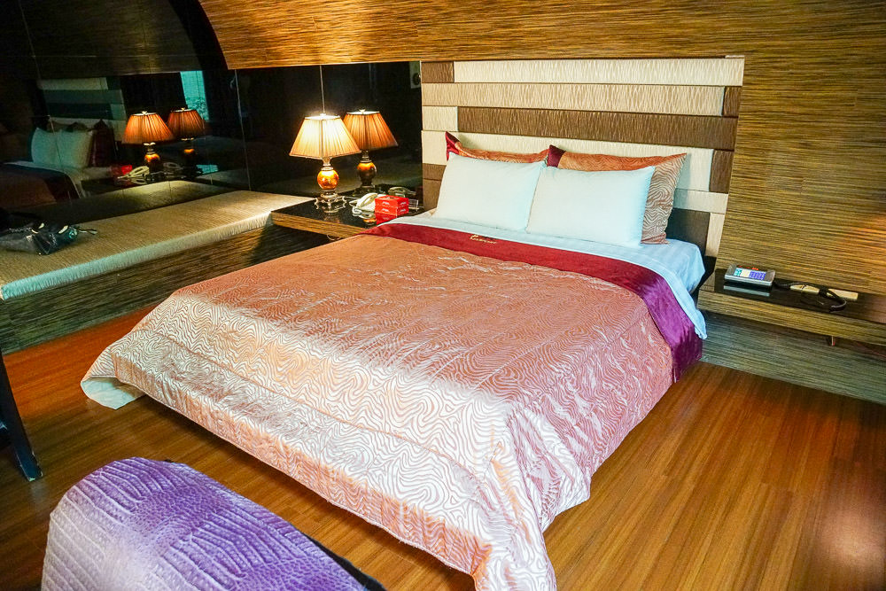 高雄汽旅推薦<雅博泊特汽車旅館>寬廣精緻的渡假型汽車旅館!按摩浴缸超寬廣!