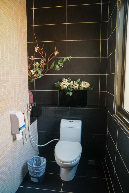 高雄汽旅推薦<雅博泊特汽車旅館>寬廣精緻的渡假型汽車旅館!按摩浴缸超寬廣!