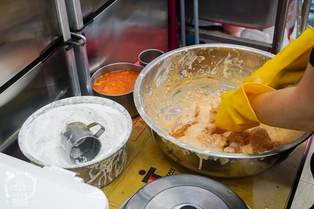 高雄[雞讚炸雞腿文橫店]CP值爆高炸雞腿居然只要25元?外皮鹹香酥脆雞肉超多汁?