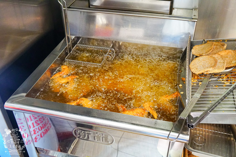 高雄[雞讚炸雞腿文橫店]CP值爆高炸雞腿居然只要25元?外皮鹹香酥脆雞肉超多汁?