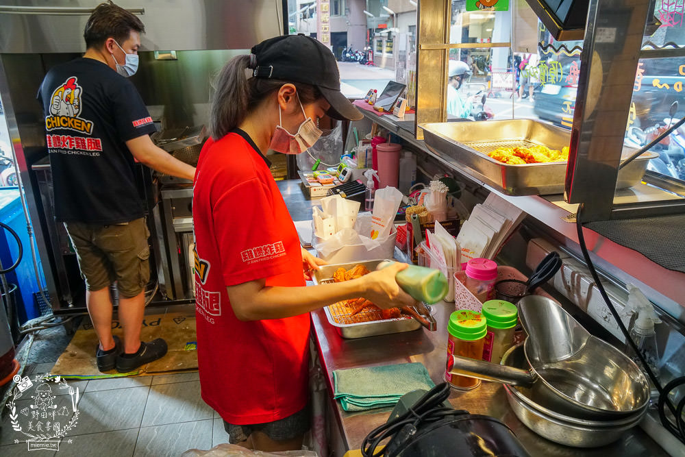 高雄[雞讚炸雞腿文橫店]CP值爆高炸雞腿居然只要25元?外皮鹹香酥脆雞肉超多汁?