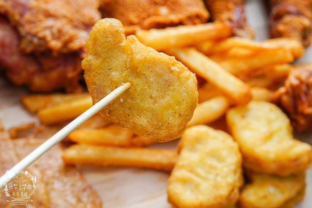 高雄[雞讚炸雞腿文橫店]CP值爆高炸雞腿居然只要25元?外皮鹹香酥脆雞肉超多汁?